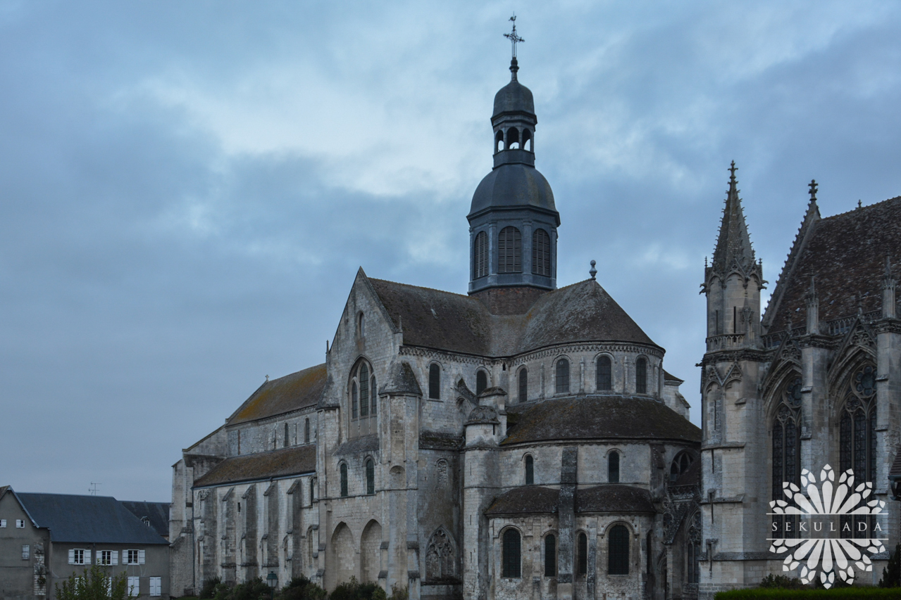 Opactwo w Saint-Germer-de-Fly; Hauts-de-France, Francja.