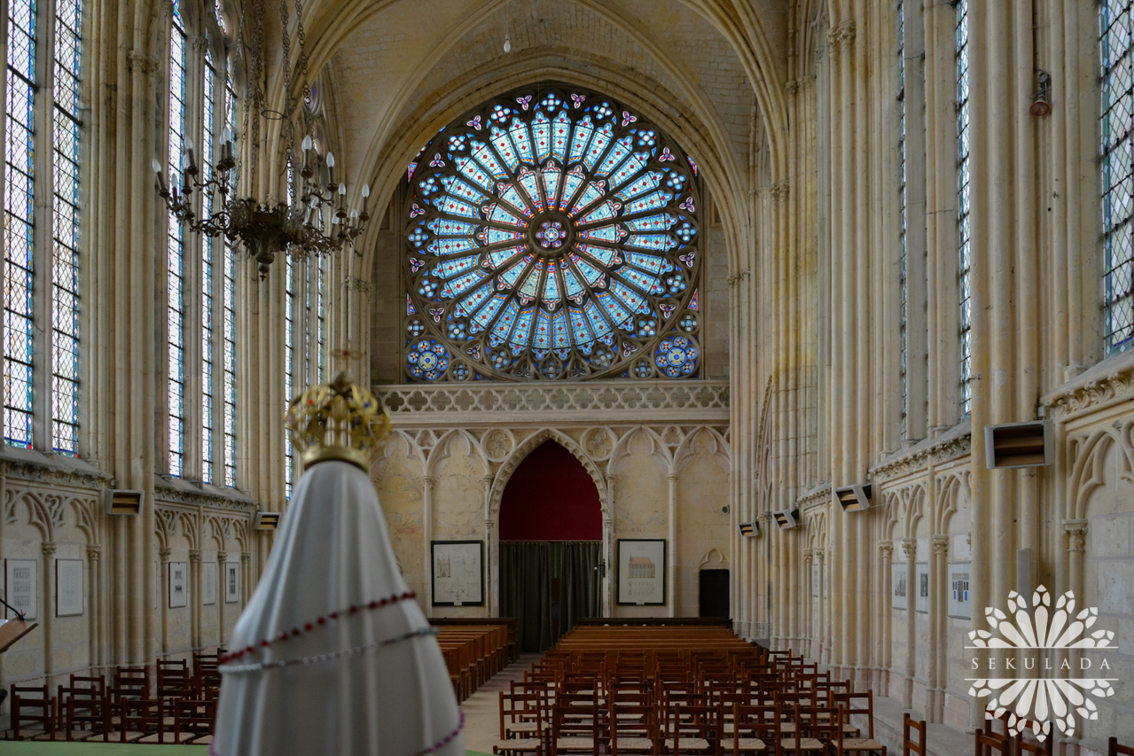 Kaplica Sainte Chapelle w Saint-Germer-de-Fly; Hauts-de-France, Francja.