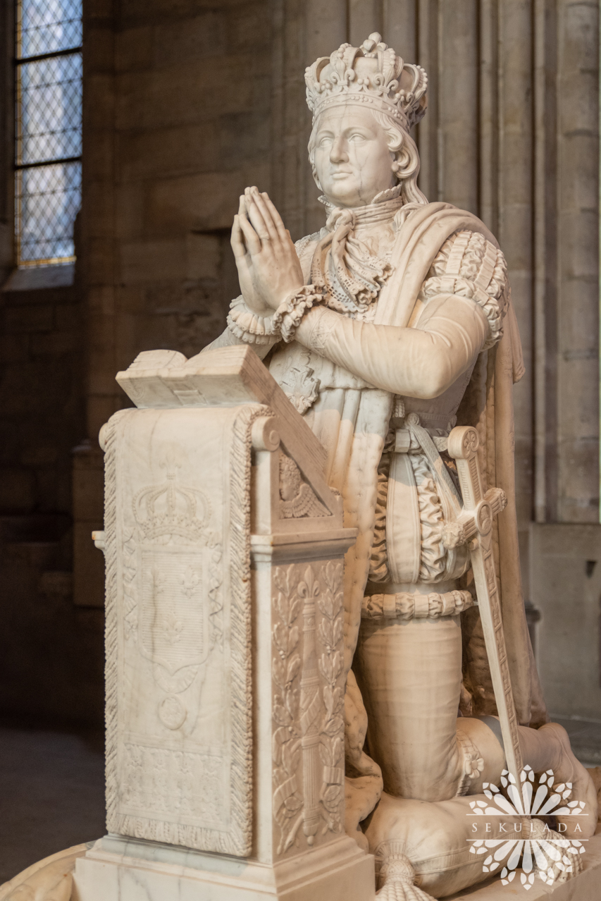 Pomnik Ludwika XVI z kościoła św. Dionizego (fr. Basilique Saint-Denis); Saint-Denis, Francja.