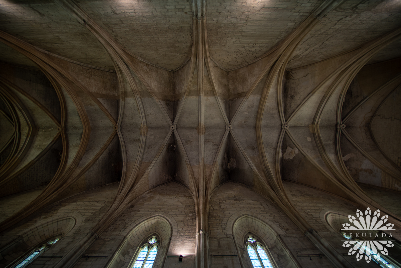 Sklepienie Wielkiej Kaplicy (fr. Grand Chapelle); Pałac papieski w Awinionie (fr. Palais des papes), Francja.