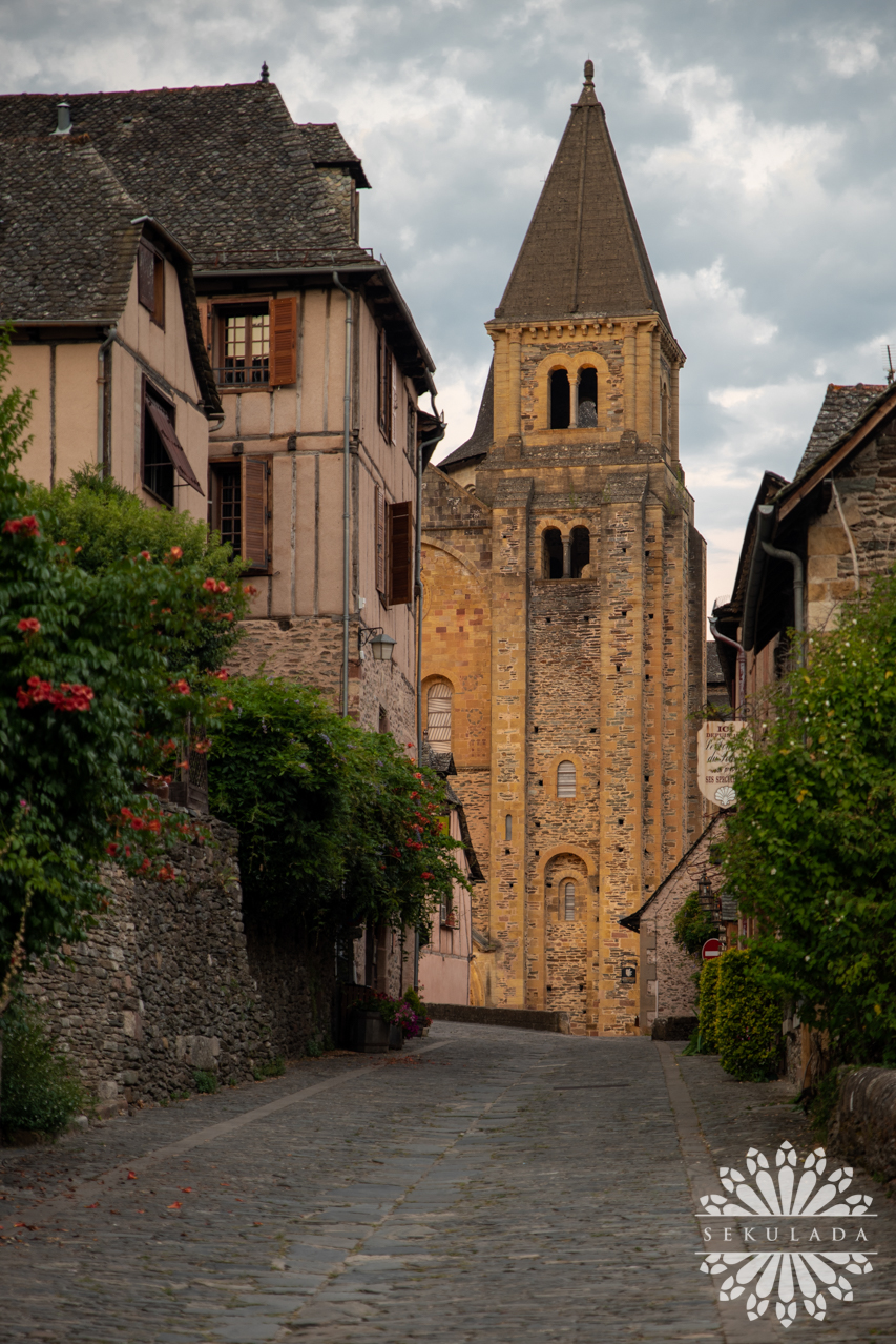 Kościół św. Fides w opactwie w Conques (fr. Abbatiale Sainte-Foy de Conques, oks. Abadiá de Santa Fe de Concas); Oksytania, Francja.