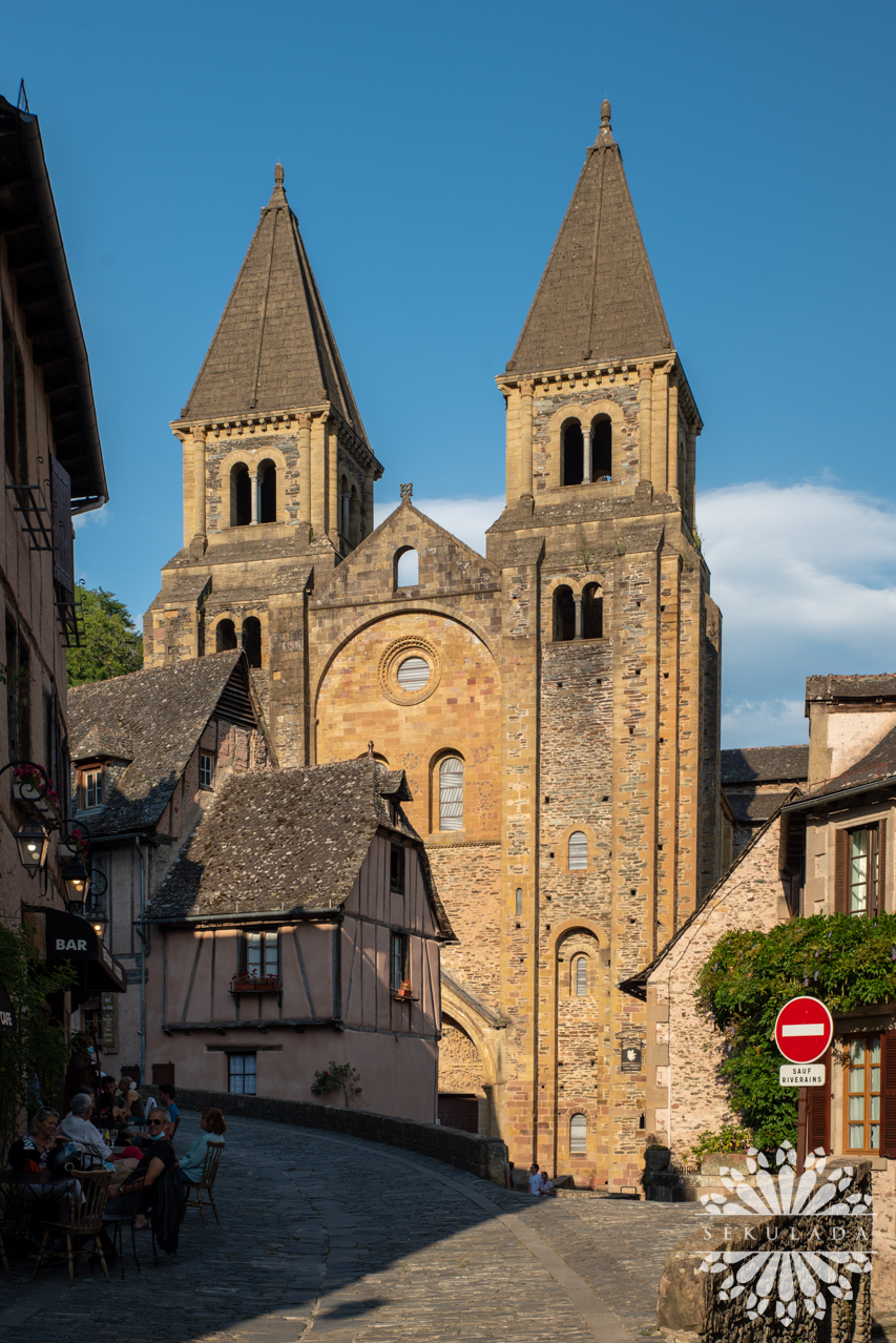 Kościół św. Fides w opactwie w Conques (fr. Abbatiale Sainte-Foy de Conques, oks. Abadiá de Santa Fe de Concas); Oksytania, Francja.