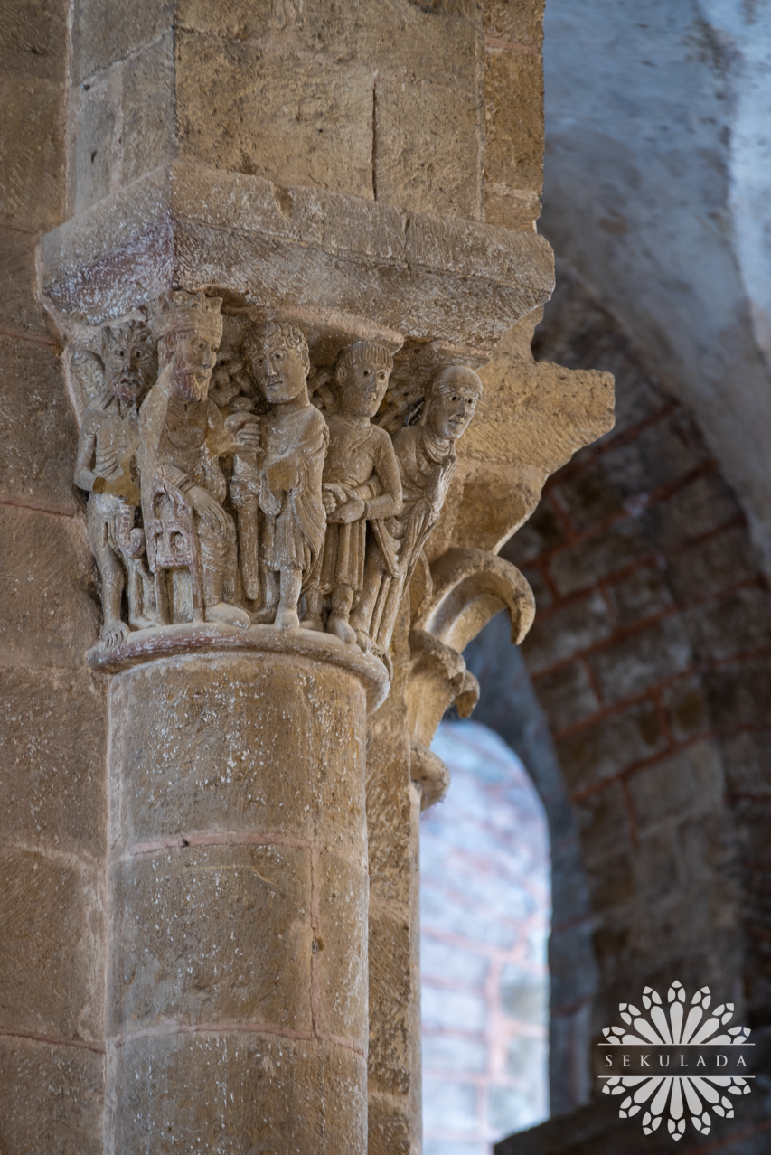 Kapitel z kościoła św. Fides; opactwo w Conques, Francja.