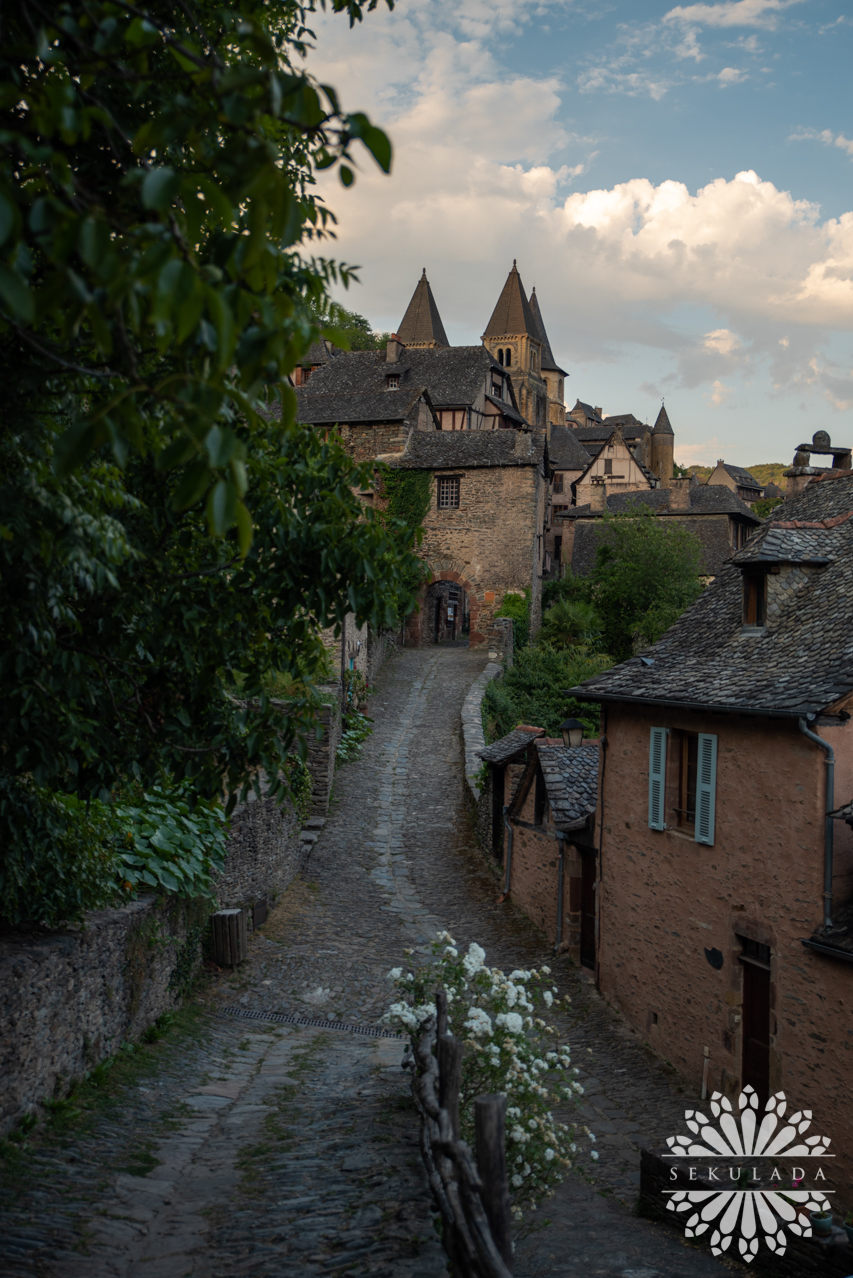 Porte du Barry w Conques; Oksytania, Francja.