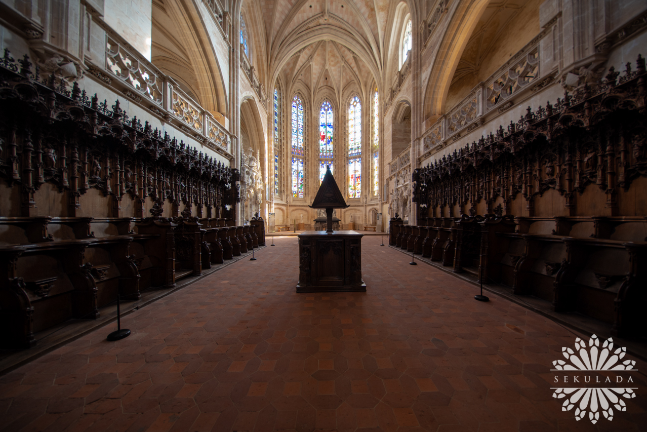 Prezbiterium kościoła św. Mikołaja z Tolentino; Królewski klasztor Brou w Bourg-en-Bresse, Francja.