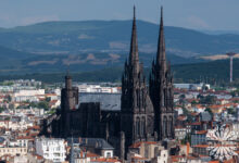 Katedra w Clermont-Ferrand pod wezwaniem Wniebowzięcia Najświętszej Marii Panny (fr. Cathédrale Notre-Dame-de-l'Assomption de Clermont-Ferrand); Owernia-Rodan-Alpy, Francja.