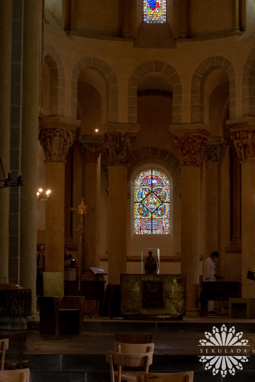 Kościół w Saint-Nectaire pw. św. Nektariusza i Najświętszej Maryi Panny z Mont Cornadore (fr. Église Saint-Nectaire lub Église Notre-Dame du Mont Cornadore); Owernia-Rodan-Alpy, Francja.