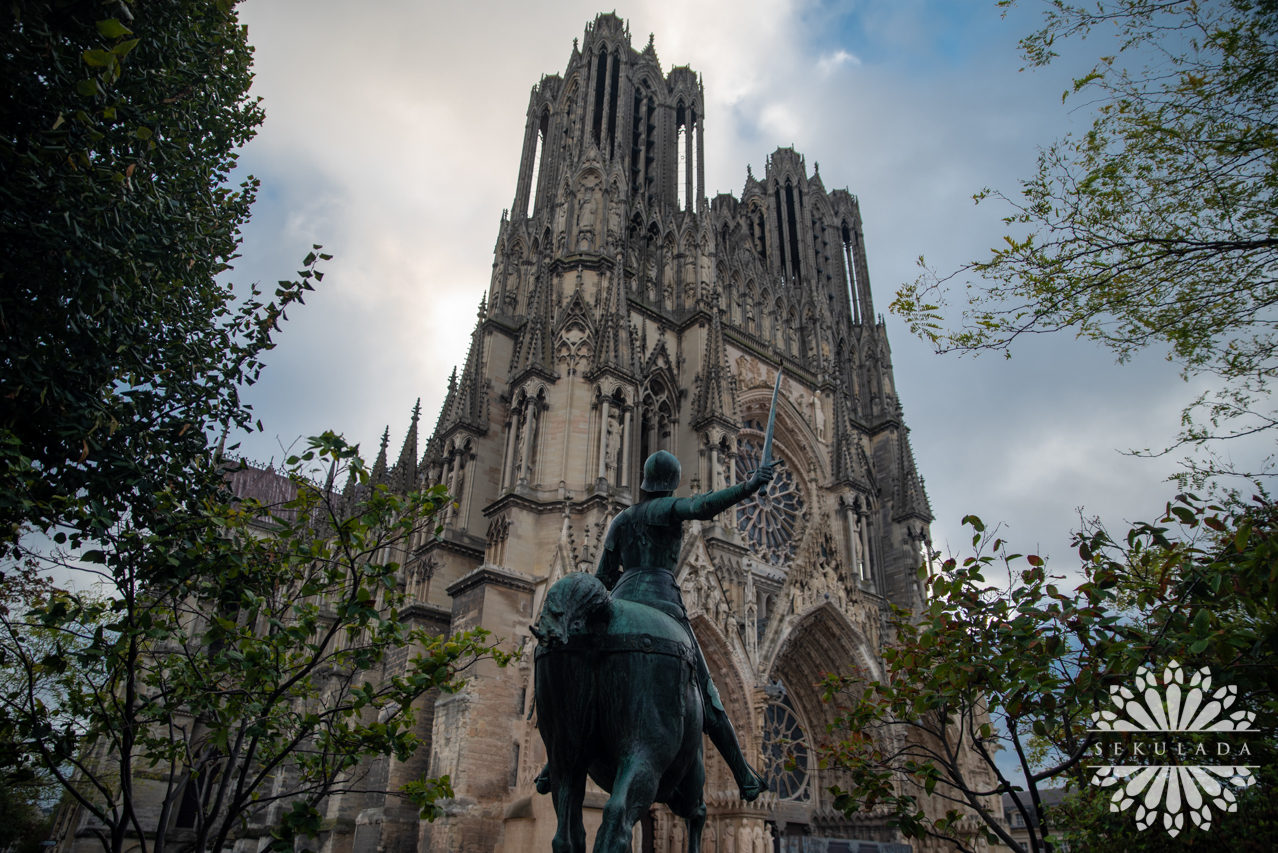 Katedra w Reims (fr. Cathédrale Notre-Dame de Reims); Grand Est, Francja.