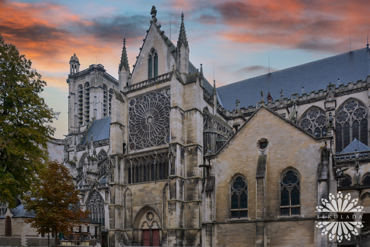 Katedra w Troyes pw. św. Piotra i Pawła (fr. Cathédrale Saint-Pierre-et-Saint-Paul de Troyes); Grand Est, Francja.