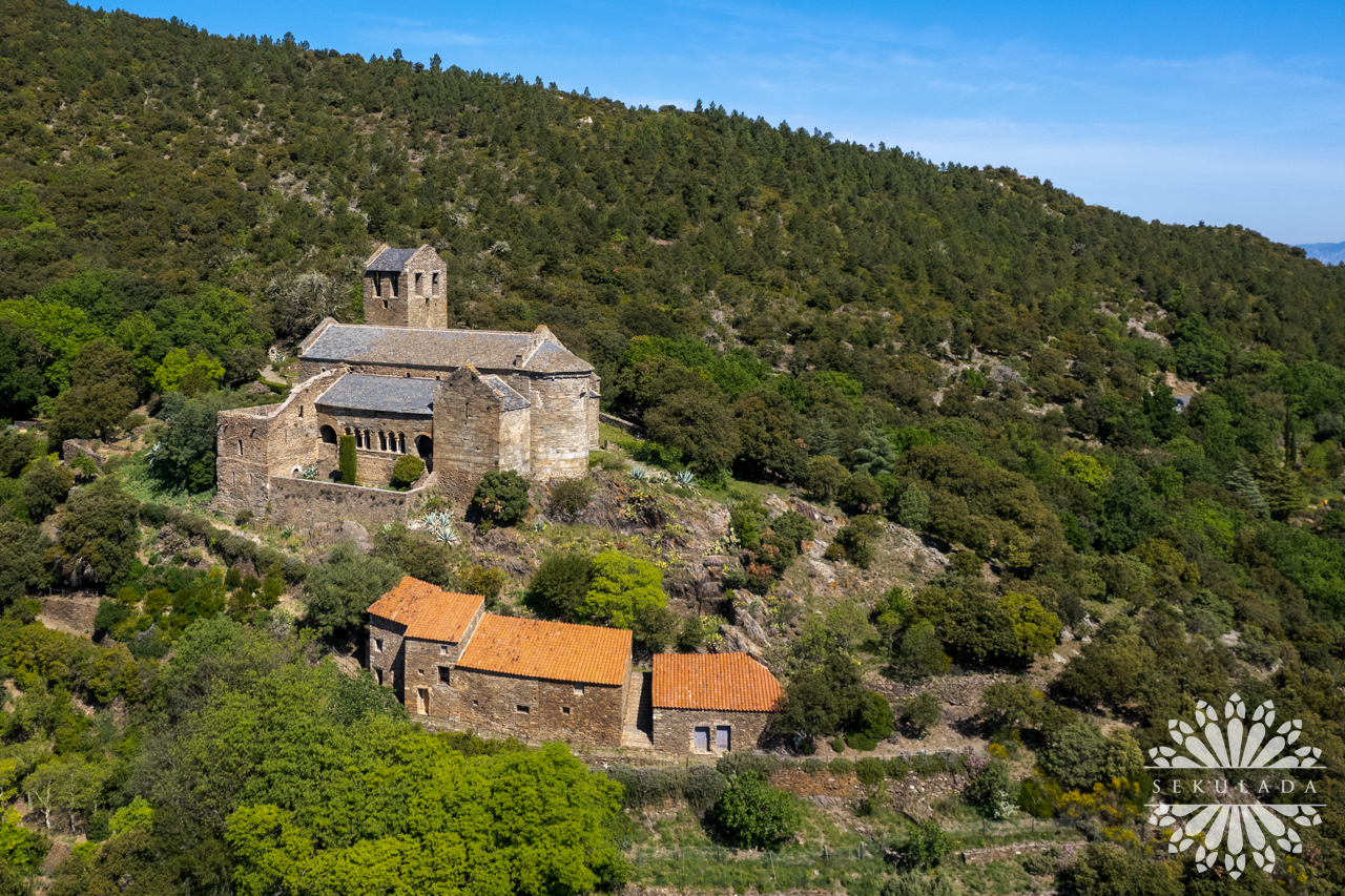 Przeorat Serrabone pw. NMP (fr. Prieuré Sainte-Marie de Serrabone); Oksytania, Francja.